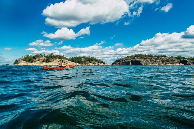 2-day kayaking adventure around Vaxholm in Stockholm Archipelago - self guided - Arriving in Vaxholm: getting your kayak and route plan