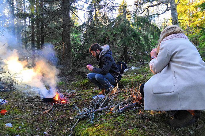 2-Day Small-Group Stockholm Hiking Tours - Day 2 at 7:00: breakfast by fire, then back to the city
