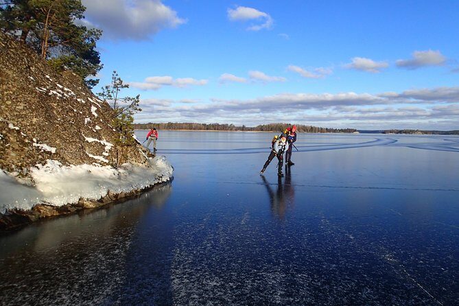 A Day on the Ice in Stockholm - Coaching on the ice: you’ll get support, but you must already skate