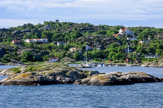 Archipelago Tour with guide Gothenburg - From Gothenburg Harbor to Älvsborg Fortress: The First Big Shift