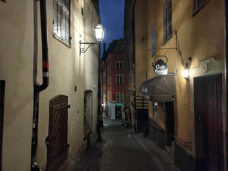 Bloody Stockholm: ghosts, horror and dark folklore 2h - Meet at Stortorget: where your dark stroll begins