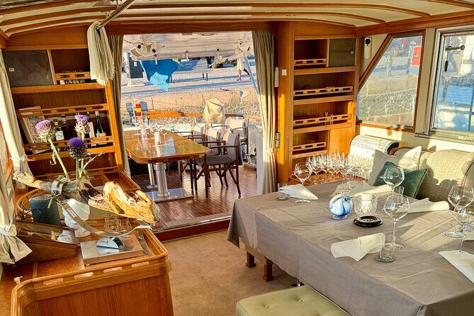 Exclusive Yacht Tour of Stockholm: sunset, dinner, lunch, cruise - 3 hours of sunset pacing: how the timing works in real life