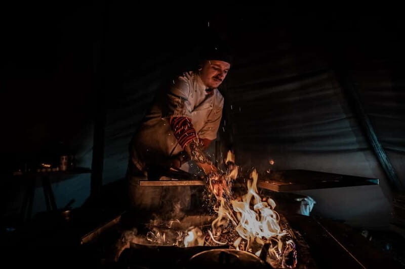 Experience the majestic Auroras Kiruna-Abisko & lodge dinner - Lapland-Inspired Two-Course Dinner at a Tipi Lodge Setting
