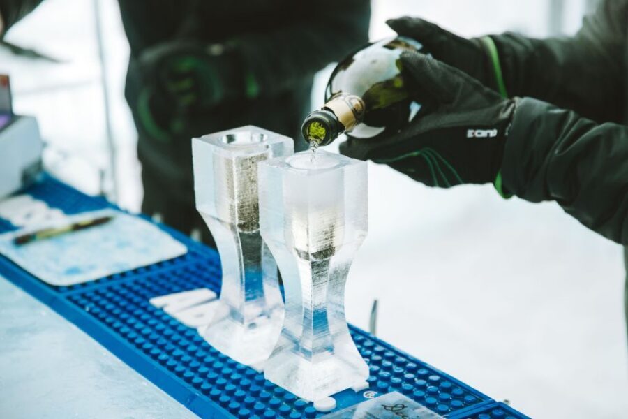 From Abisko: Explore the Icehotel - Jukkasjärvi and your ICEHOTEL entrance ticket