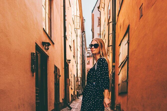 Ghosts of Stockholm: A Guided Tour of Horror and Dark Folklore - Prästgatan and Old Town lanes: the city wall effect
