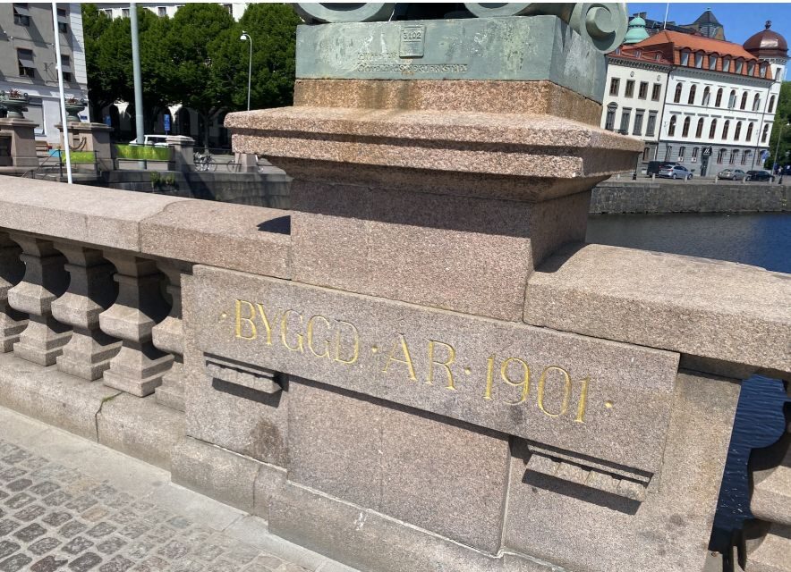 Gothenburg: Private Walking Tour with a Guide - Private Guide Reality: What to Watch for When Explanations Matter