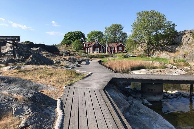 Guided 3-Day Kayak and Wildcamp Tour in Stockholm Archipelago - Day 2: route planning, reserves like Bullerö and wildlife pauses