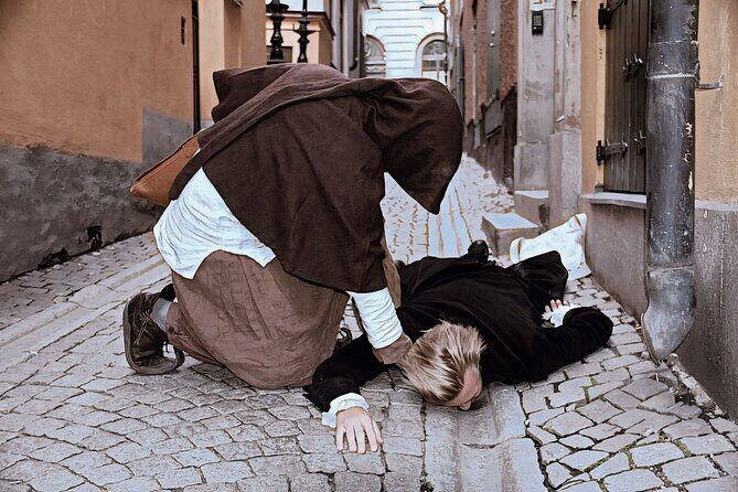 Guided Ghost Tours with Actors From Stockholm - The 1-Hour Old Town Route: What Each Stop Adds