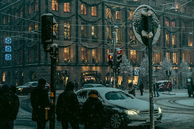 Guided Stockholm Christmas Tour - Glögg and Swedish treats: why the snack timing is smart