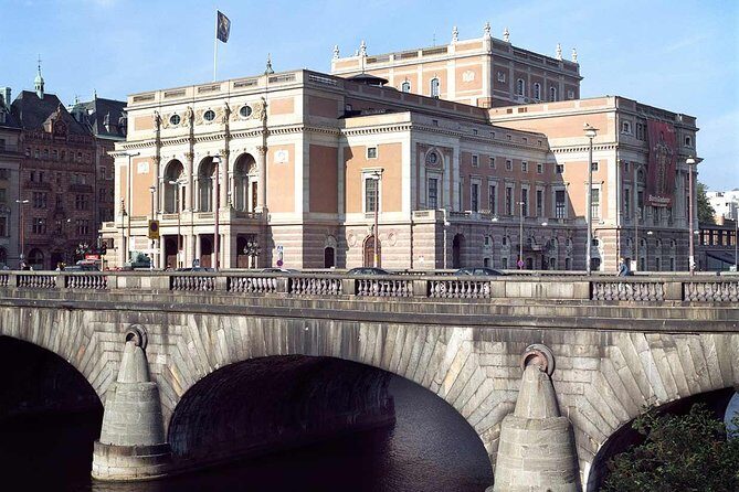 Hop-On Hop-Off Bus and Boat Ticket in Stockholm - Getting your bearings fast with bus and boat