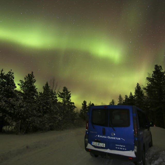 Kiruna: Northern Lights Minivan Chase with Warm Drink - Warm Drink and Lapland Delicacies: Waiting Without Freezing