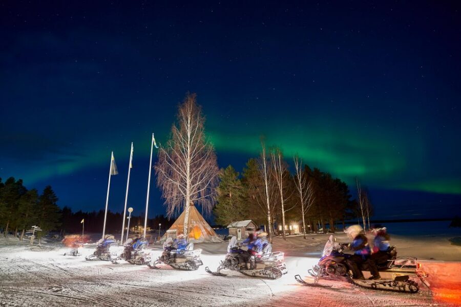 Luleå : Northern lights snowmobile tour - Why the dark-sky start matters more than speed