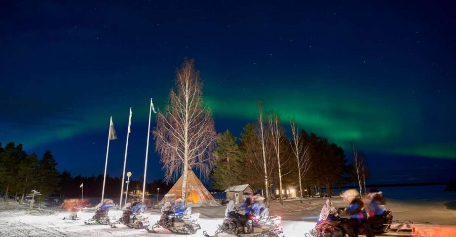 Luleå : Northern lights snowmobile tour - Snowmobile riding rules: who can drive and what you get