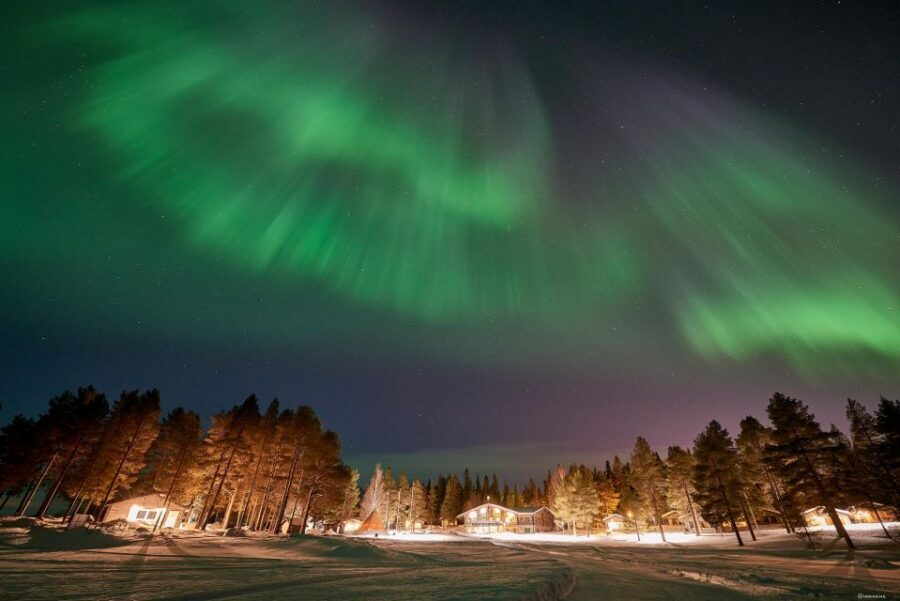 Luleå : Northern lights snowmobile tour - Brändön Lodge to the snow: timing and transfer from Luleå