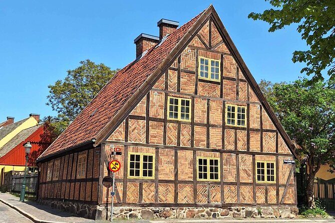 Lund's Medieval and Modern History: A Self-Guided Audio Tour - Stortorget First: A Main Square That Helps You Set Your Bearings