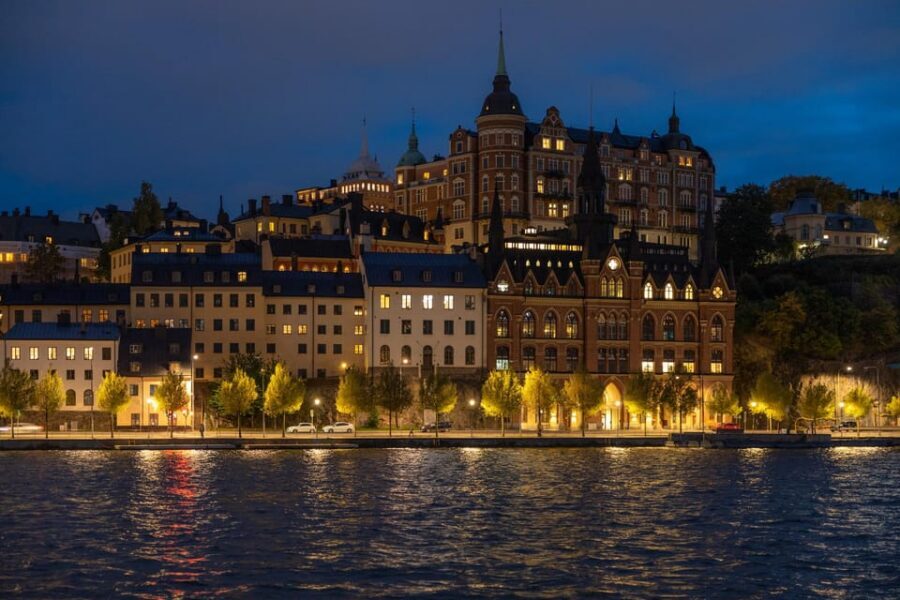 Magical ''Stockholm by Night'' Photo Walk - Price and value: is $155 fair for a 2-hour private photo tutor?