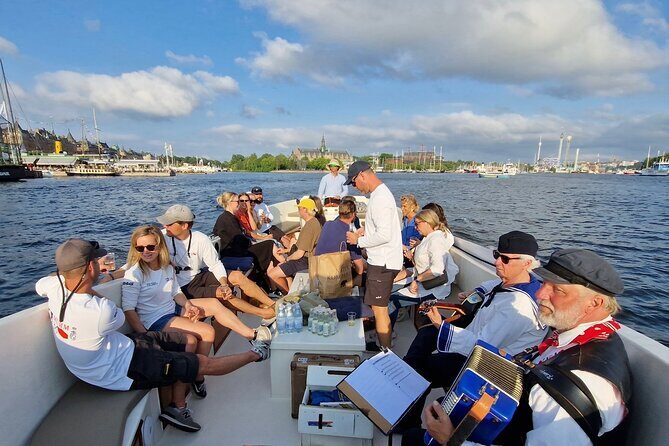 Open Electric Boat Ride in Stockholm with Live-Guide - Meeting at Skeppsbron: easy start, fast water access