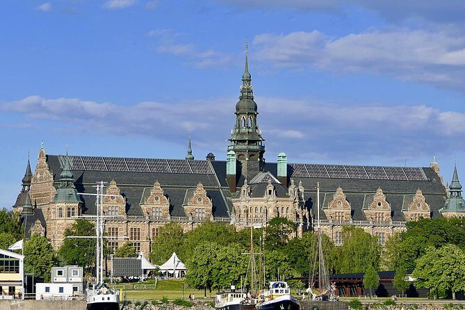Private 4h VIP city tour by limousine car and guide in Stockholm - Stockholm City Hall and the Golden Hall: mosaics, Nobel dinners, and a 106-meter clocktower