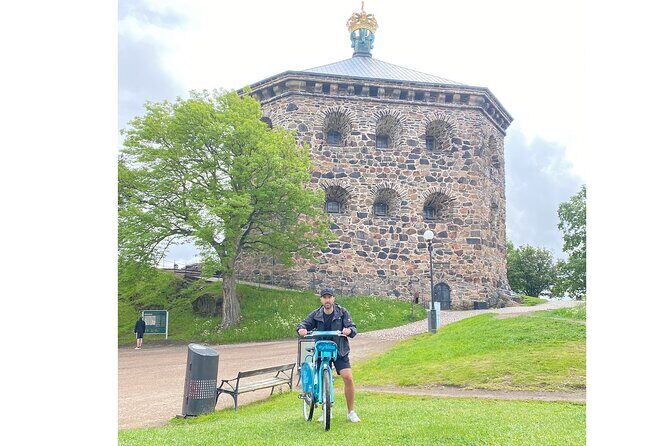 Private Bike Tour in Gothenburg with Pickup - Bikes, safety gear, and staying confident on Gothenburg streets