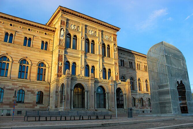Scandinavian Art, Architecture and Design Tour in Stockholm - Skeppsholmen to Nationalmuseum: Views, Art Museums, and a Clean Finish