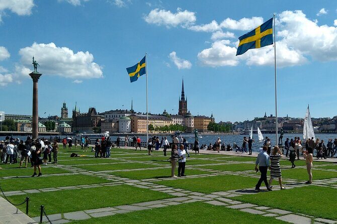 Stockholm- A Beauty On The Water: Old Town Walking Tour and Boat Trip Combined - Parliament (Riksdagshuset) and Riksbron’s Big Views