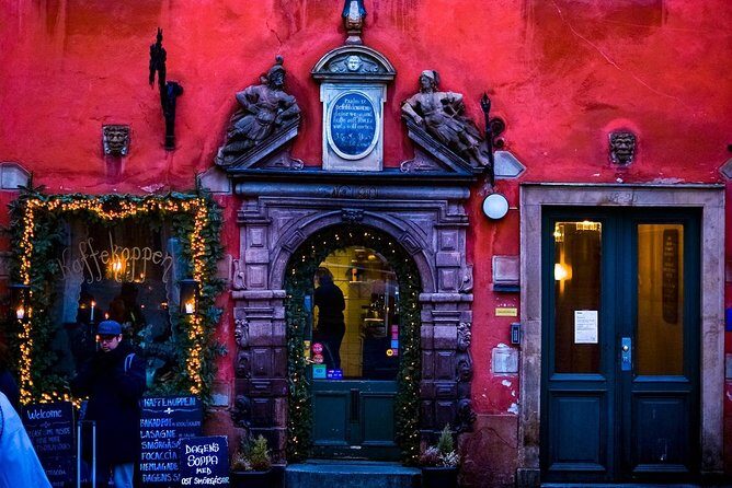 Stockholm Art Tour with a Local Expert: 100% Personalized & Private - Meeting at Espresso House on Vasagatan: the start and how it feels