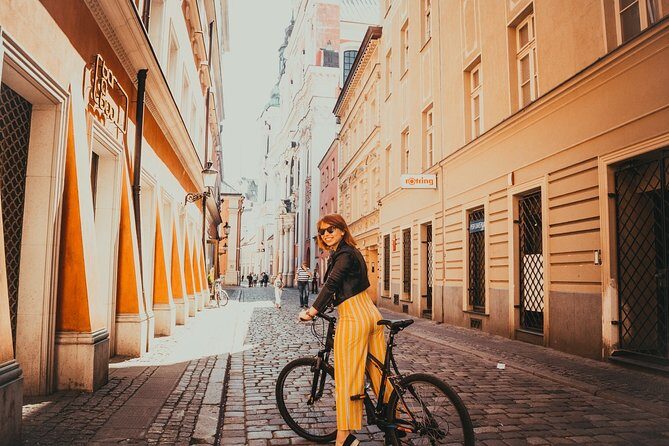 Stockholm Bike Tour - Stockholm Canals: the route’s best opening move