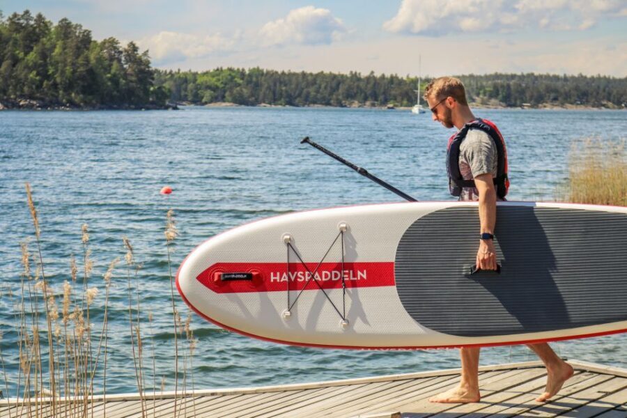 Stockholm: City Highlights Self-Guided SUP Tour - Arriving on Långholmen: what gear-up feels like
