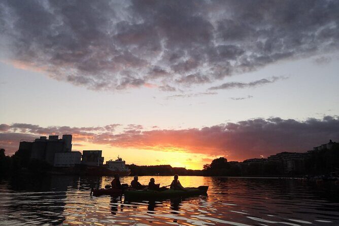 Stockholm Evening Kayak with BBQ - Small Group - Small group size: why it feels better than big tours