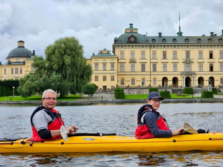 Stockholm: Guided Kayak Tour to Drottningholm Royal Palace - Approaching Drottningholm from the water: the palace moment