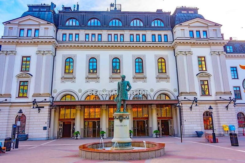 Stockholm: Modern City Walking Tour with Local Guide - Getting to the meeting point: Central Station by Nils Ericson