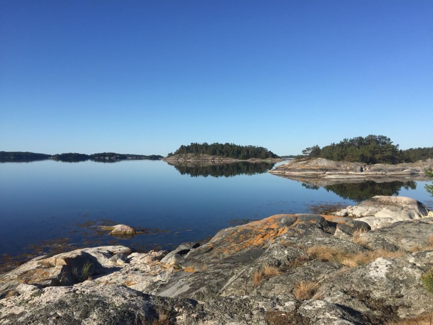Stockholm: Morning Kayak Tour in the Archipelago with Lunch - From the city pickup to open water: the fast path to quiet islands
