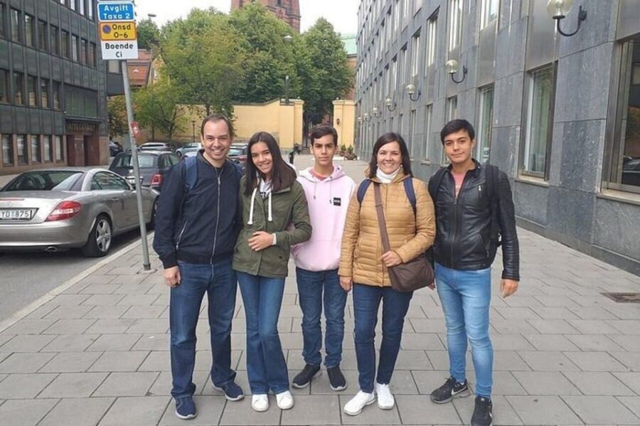 Stockholm: Must-See Attractions Walking Tour with a Guide - Key highlights at a glance