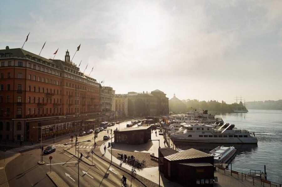 Stockholm: Must-See Attractions Walking Tour with a Guide - Royal Swedish Opera: finishing with culture, not just monuments
