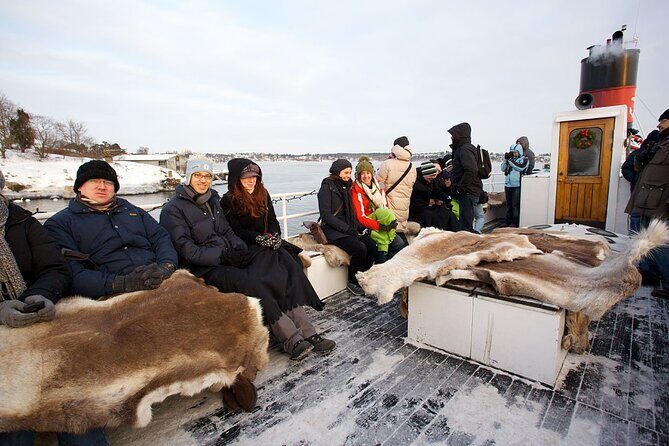 Stockholm Winter Boat Tour with Guide - Arriving at Strömma biljetter and getting ready for winter