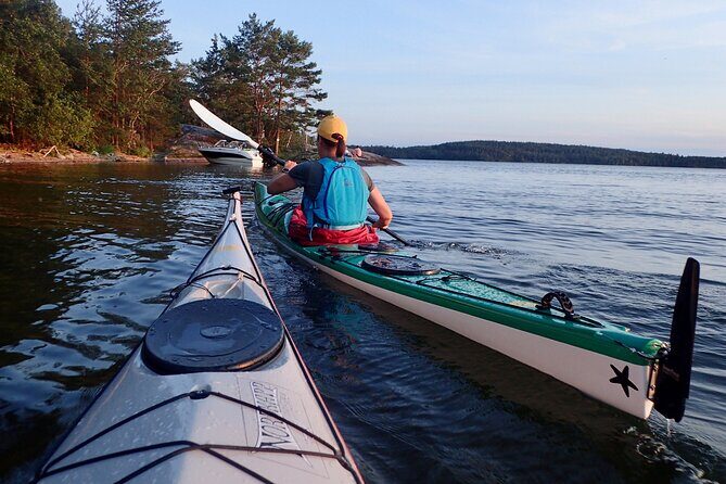 Sunset kayak tour with fika on Stockholms lakeside - The 5-hour flow: paddle first, then fika after the light changes