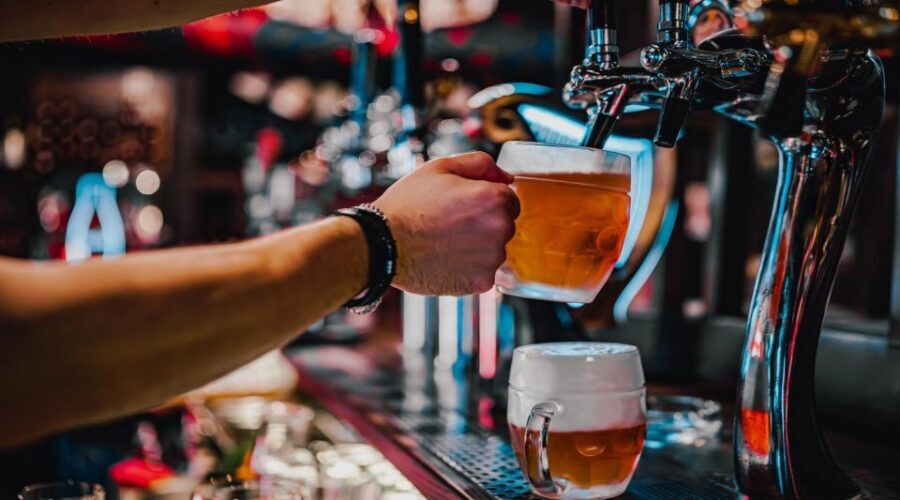 Swedish Beer Tasting Tour in Stockholm Old Town Pubs - Where you meet and how the night stays easy