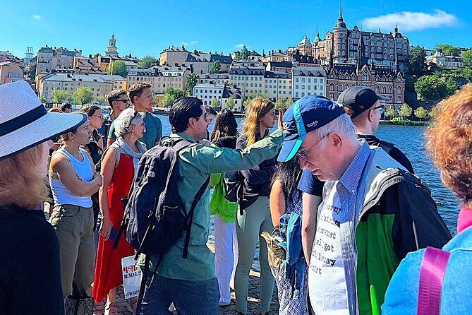 Walking Tour of Stockholm's Old Town, Gamla Stan - Järnpojken: Stockholm’s tiny “Iron Boy” and the luck you can touch