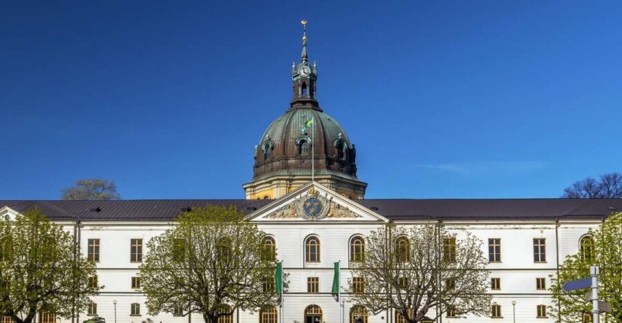 World War II Stockholm Old Town Walking Tour and Army Museum - Key points you’ll remember